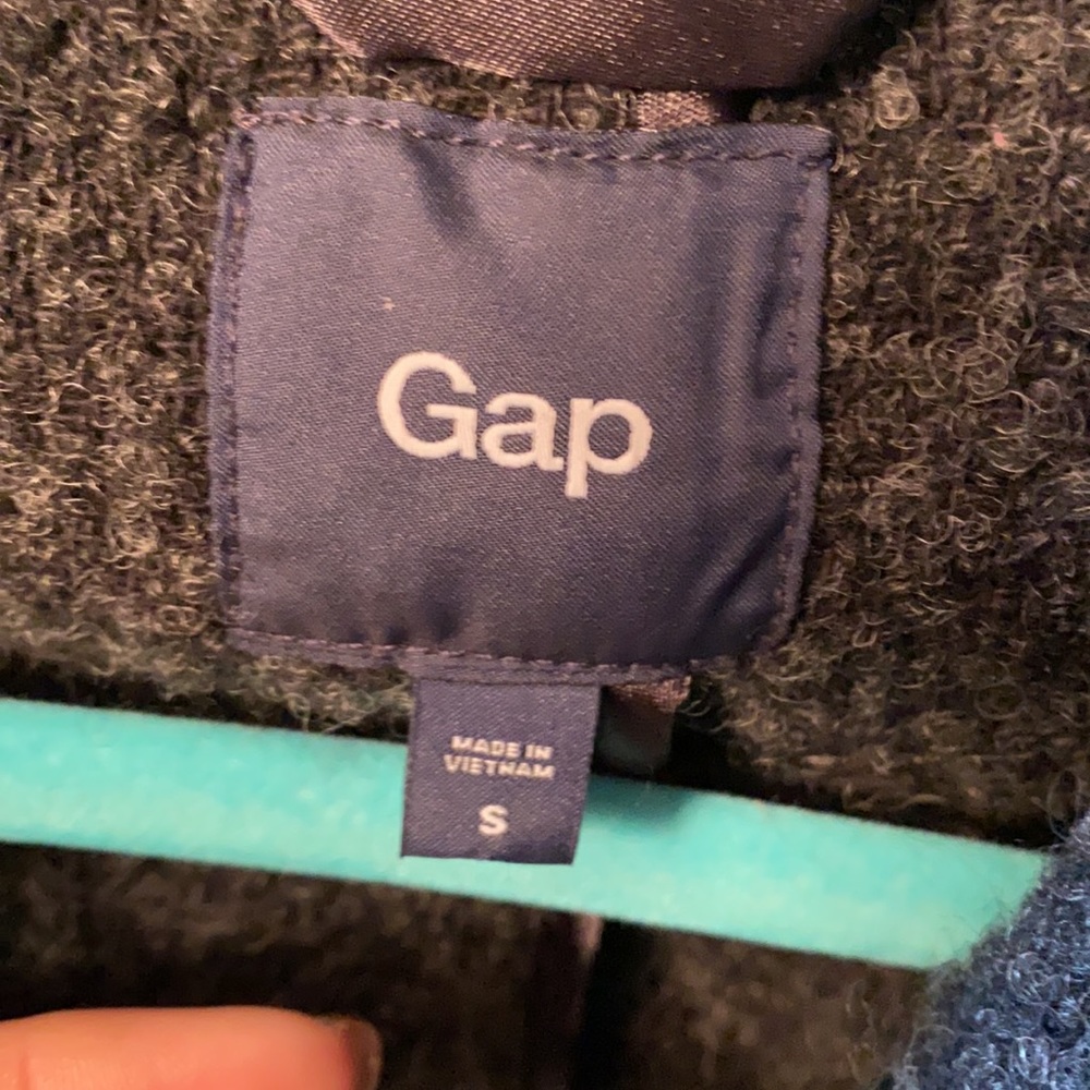 GAP sweater/coat - Picture 2 of 6